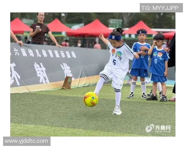 儿童适合几岁开始踢足球让孩子在快乐中锻炼身体与团队合作能力